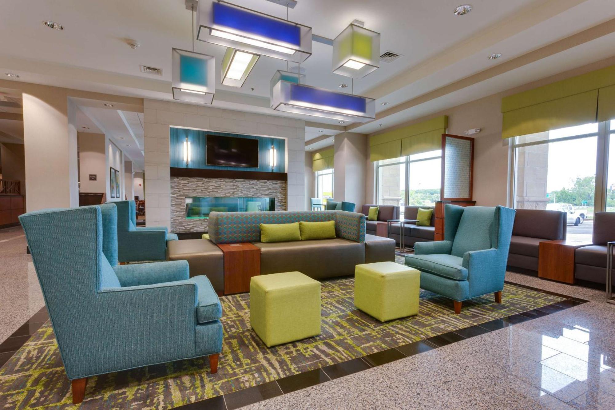Drury Plaza East Hotel